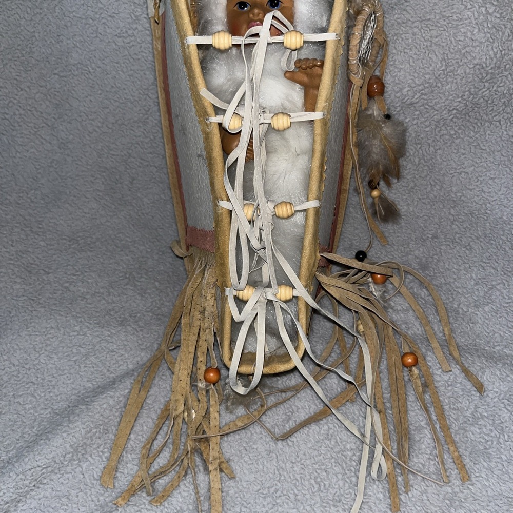 Vintage Papoose Indian Doll Leather Dream Catcher Eskimo Native In Cradle - Picture 3 of 12